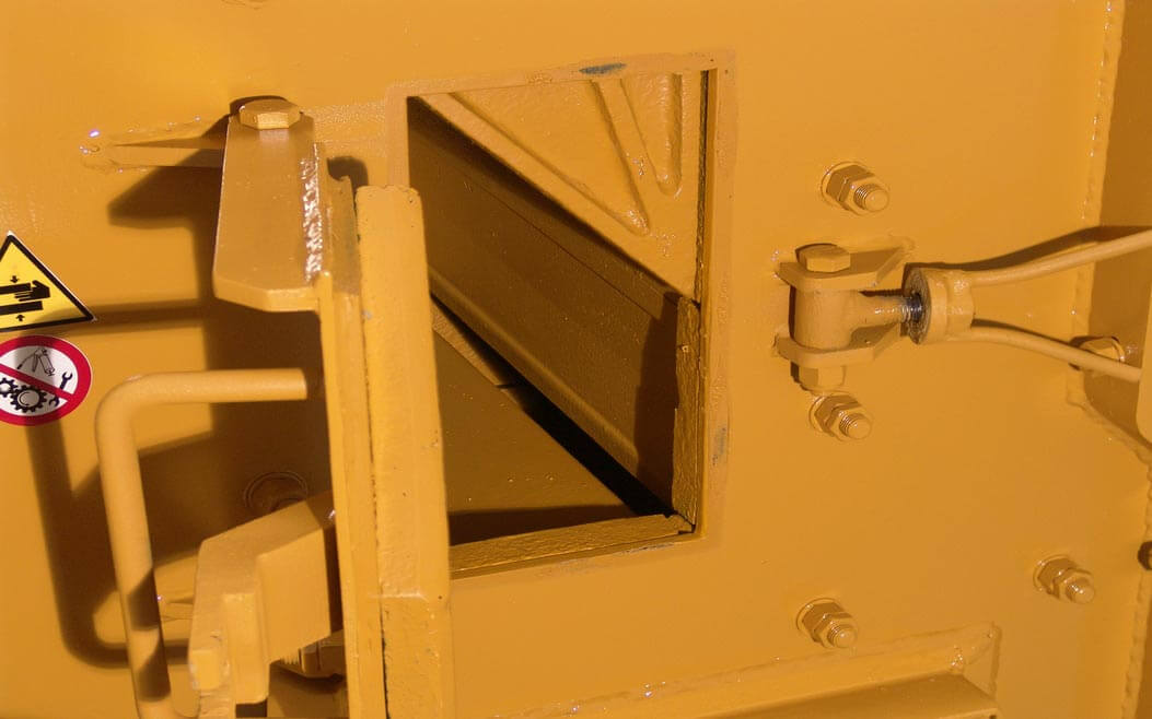 Reversible impact crusher Baioni MIT inspection door